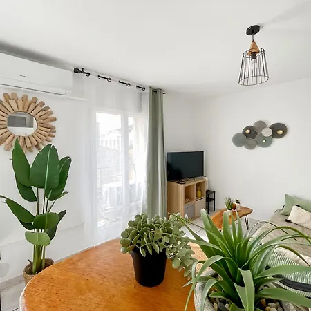 St Martial Centre, Clim