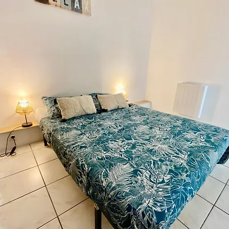 St Martial Centre, Clim Apartment