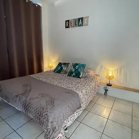 St Martial Centre, Clim Apartment