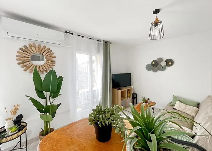 St Martial Centre, Clim